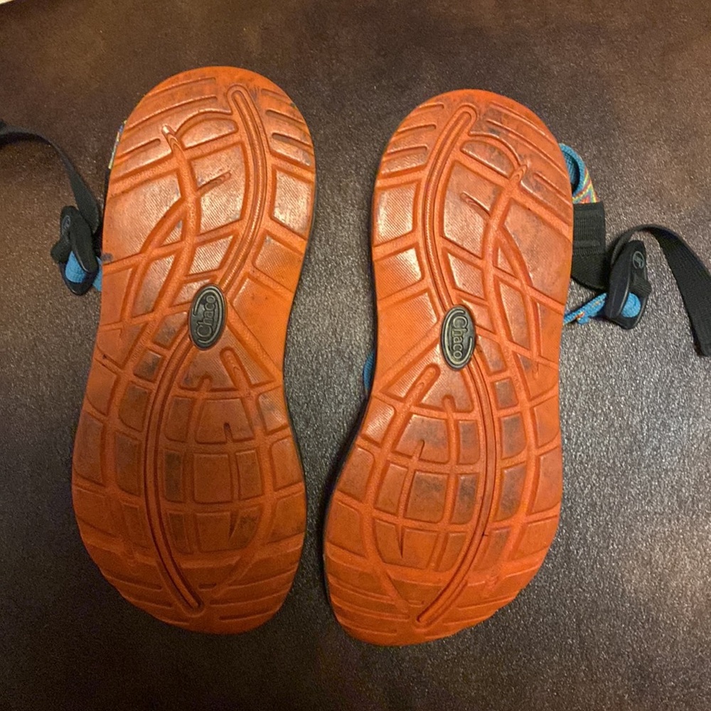 🌙Adorable rainbow Chacos! - Picture 6 of 6